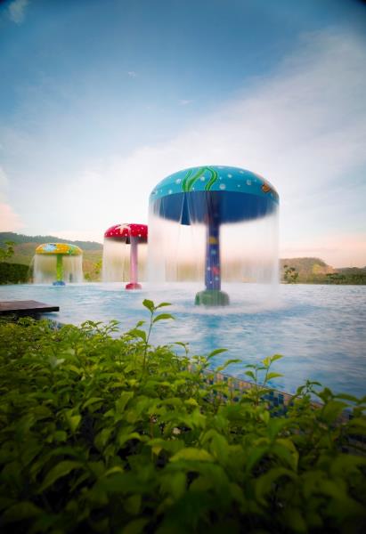 Westiara & Sierra @ Twin Palms Sg Long